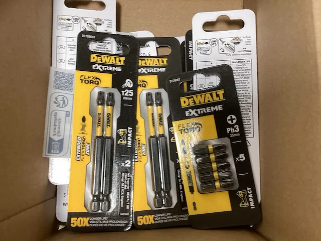 Doos met diverse dewalt bitsets - afbeelding 2 van  4