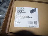 Doos met inhoud doorgang vloerverwarming - afbeelding 1 van  4