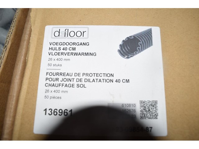 Doos met inhoud doorgang vloerverwarming - afbeelding 2 van  4