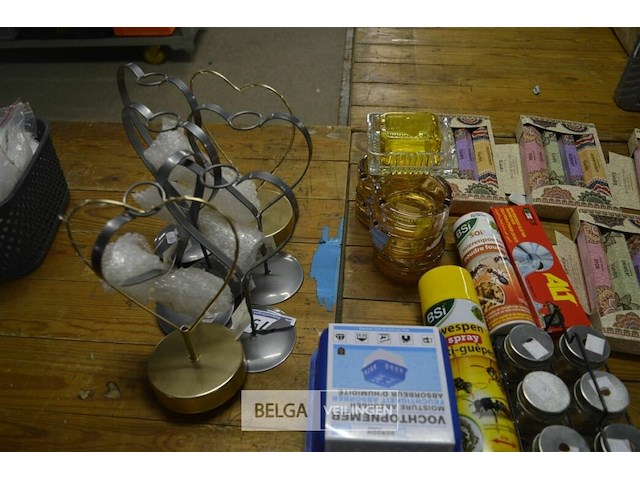 Doos met inhoud - afbeelding 6 van  6