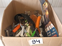 Doos met keukengerei - afbeelding 1 van  4