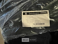Doos met kleren t-shirts etc nieuw - afbeelding 5 van  7