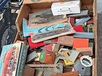 Doos met marklin en hella materiaal - afbeelding 1 van  2