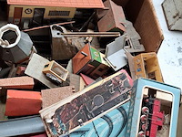 Doos met marklin en hella materiaal - afbeelding 2 van  2