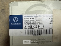 Doos met onderdelen mercedes - afbeelding 8 van  8