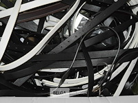 Doos met partij div. riemen - afbeelding 2 van  2