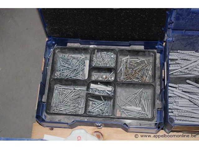 Doos met schroeven - berner - diverse maten doos met pluggen - berner - diverse maten doos met bevestigingsmateriaal - berner - diverse maten doos met pleisters en verband - berner - diverse maten - afbeelding 3 van  4