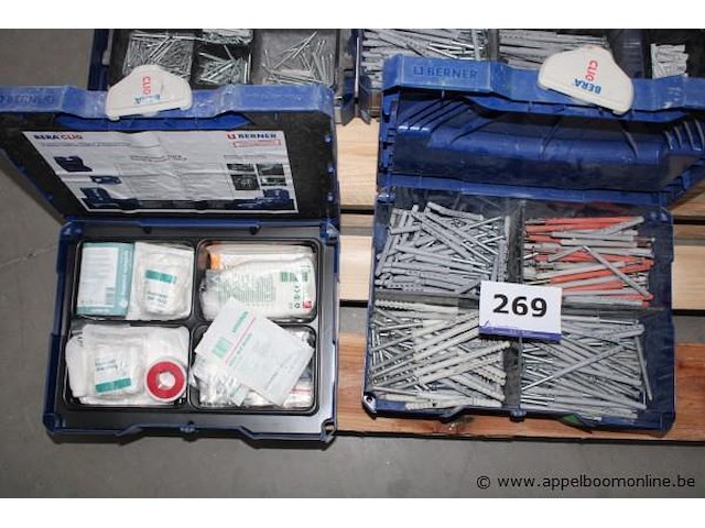 Doos met schroeven - berner - diverse maten doos met pluggen - berner - diverse maten doos met bevestigingsmateriaal - berner - diverse maten doos met pleisters en verband - berner - diverse maten - afbeelding 4 van  4