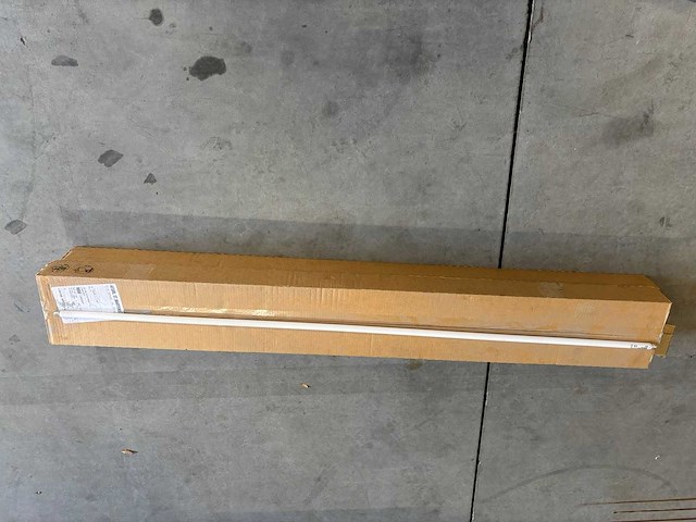 Doos met tl lampen (40x) - afbeelding 1 van  2