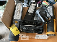 Doos met werklampen - afbeelding 1 van  1
