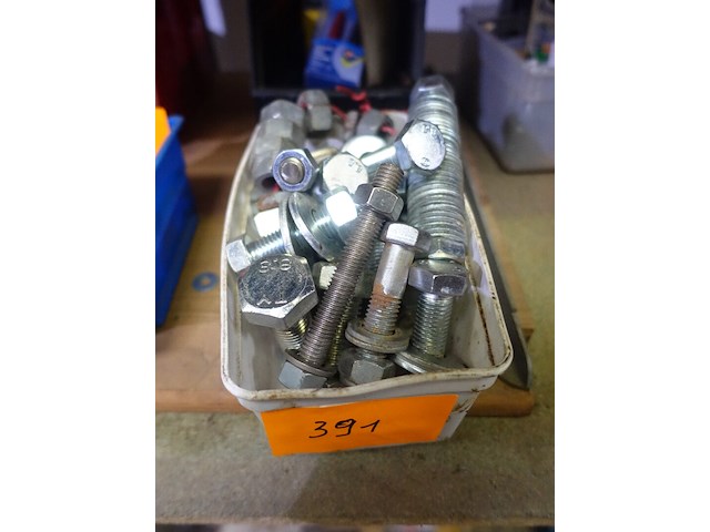 Doos met zeskanttapbouten met moer en ring - afbeelding 2 van  4