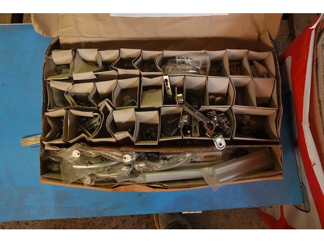 Doos meubelbeslag - afbeelding 1 van  6