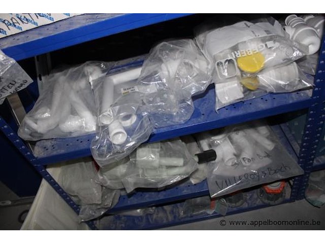 Doos pijpklemmen - geberit - 114.949.00.1 set kleppen - diverse types set thermische ventielen - diverse types set leidingen - tecuro - diverse maten set klemstukken - diverse maten - afbeelding 2 van  4