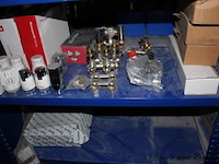 Doos pijpklemmen - geberit - 114.949.00.1 set kleppen - diverse types set thermische ventielen - diverse types set leidingen - tecuro - diverse maten set klemstukken - diverse maten - afbeelding 3 van  4