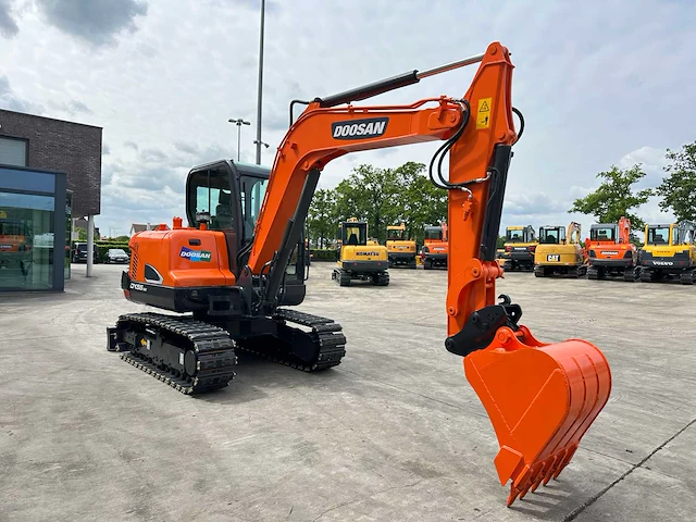 Doosan - 2017 - dx55-9c - midigraafmachine - afbeelding 39 van  40
