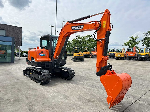 Doosan - 2017 - dx55-9c - midigraafmachine - afbeelding 23 van  40