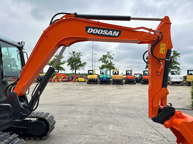 Doosan - 2018 - dx55-9c - midigraafmachine - afbeelding 14 van  40