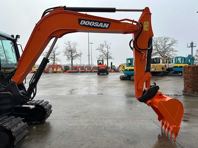 Doosan - 2018 - dx55-9c - midigraafmachine - afbeelding 6 van  42