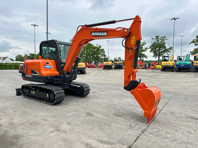 Doosan - 2018 - dx55-9c - midigraafmachine - afbeelding 2 van  25