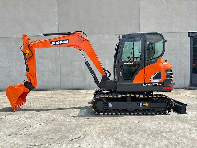 Doosan - 2018 - dx55-9c - midigraafmachine - afbeelding 32 van  37
