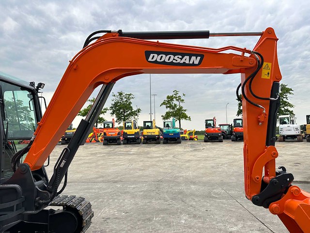 Doosan - 2019 - dx55-9c - midigraafmachine - afbeelding 14 van  40