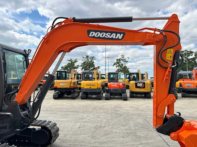 Doosan - 2019 - dx55-9c - midigraafmachine - afbeelding 6 van  41