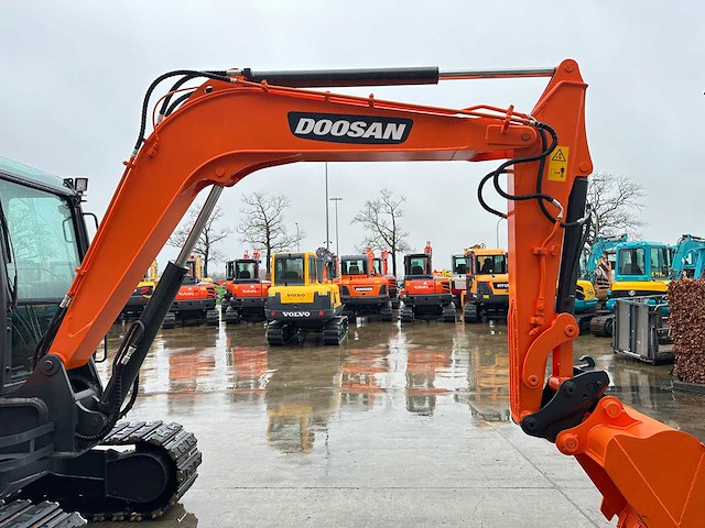 Doosan - 2019 - dx55-9c - midigraafmachine - afbeelding 6 van  40