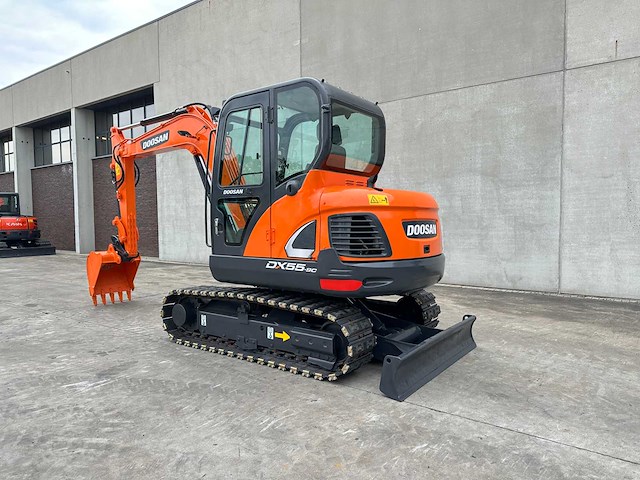 Doosan - 2019 - dx55-9c - midigraafmachine - afbeelding 34 van  37
