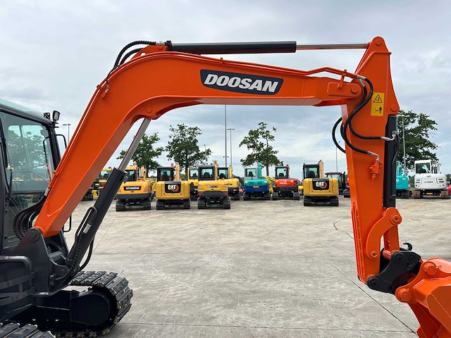 Doosan - 2019 - dx55-9cn - midigraafmachine - afbeelding 6 van  38