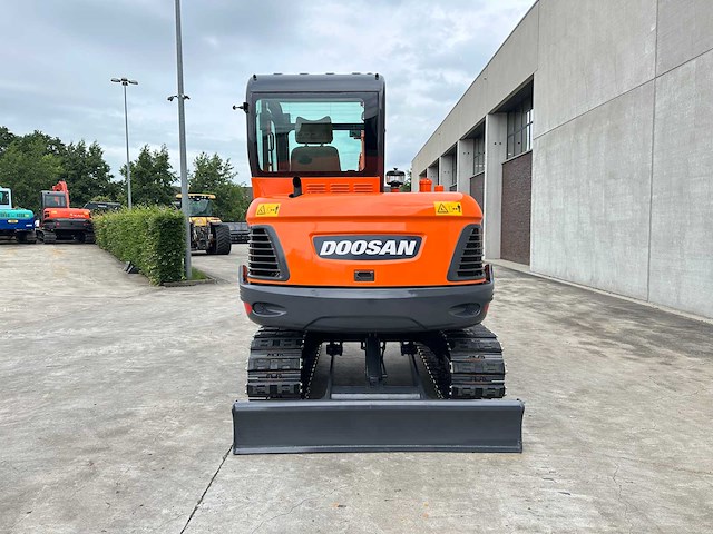 Doosan - 2019 - dx55-9cn - midigraafmachine - afbeelding 34 van  38