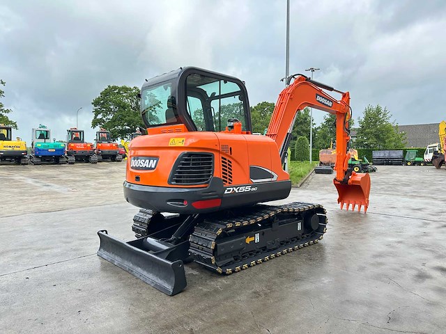 Doosan - 2019 - dx55-9cn - midigraafmachine - afbeelding 34 van  41