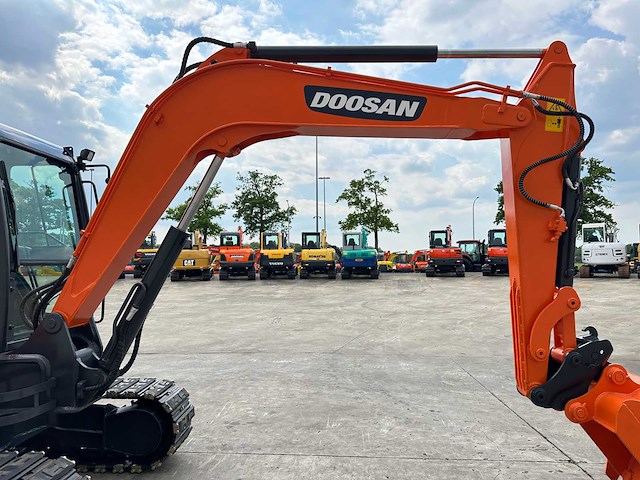 Doosan - 2020 - dx55-9cn - midigraafmachine - afbeelding 6 van  42