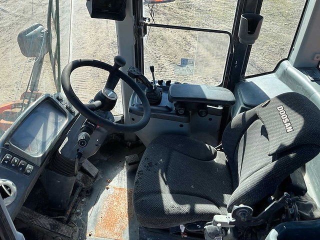 Doosan - dl300-3 - shovel - 2013 - afbeelding 11 van  24