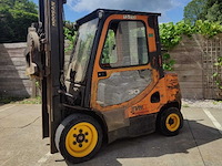 Doosan 3 ton diesel heftruck - gesloten cabine - rotator - vorken inbegrepen - afbeelding 1 van  7