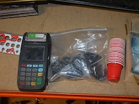 Doosje met ca. 80 stuks piercings en stretchers, ca. 36 metalen verstelbare tatoeage handvaten, elektrische tatoeage machine goud rotary, 2 spoel tatoeage machines,10 wergwerp cartridges grip zwart, 2 paarse bischop rotary tatoeage machines, - afbeelding 28 van  33