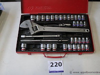 Dopsleutels plus verstelbare moerstleutel king tony - afbeelding 1 van  3