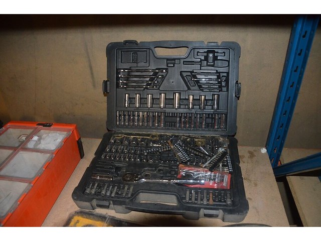 Dopsleutelset stanley in koffer, bit- en boorset dewalt, bit set dremel van parkside, spiekes in pvc doos (13) - afbeelding 5 van  12