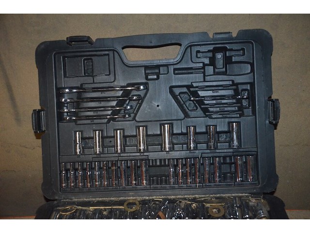 Dopsleutelset stanley in koffer, bit- en boorset dewalt, bit set dremel van parkside, spiekes in pvc doos (13) - afbeelding 6 van  12