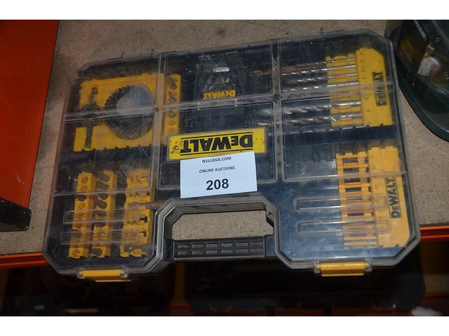 Dopsleutelset stanley in koffer, bit- en boorset dewalt, bit set dremel van parkside, spiekes in pvc doos (13) - afbeelding 8 van  12