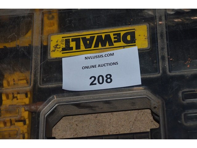 Dopsleutelset stanley in koffer, bit- en boorset dewalt, bit set dremel van parkside, spiekes in pvc doos (13) - afbeelding 9 van  12