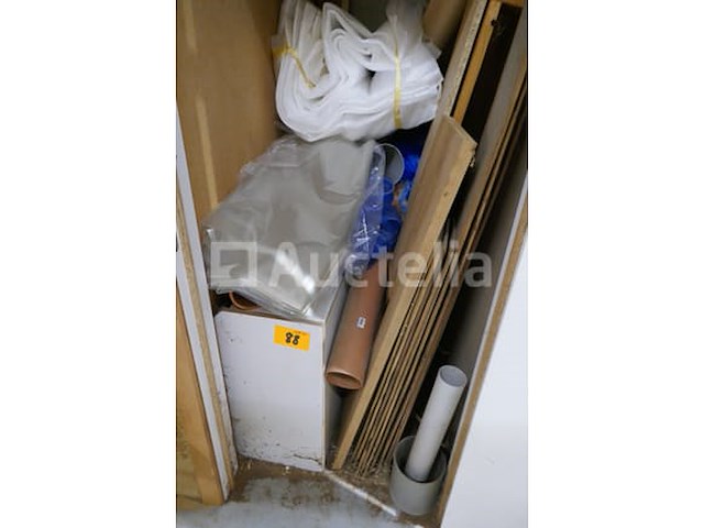 Dossierkast en meubels + diverse items - afbeelding 1 van  5