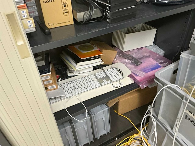 Dossierkast met inhoud - afbeelding 7 van  8