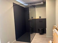 Douchecabine en hangtoilet coss fenix