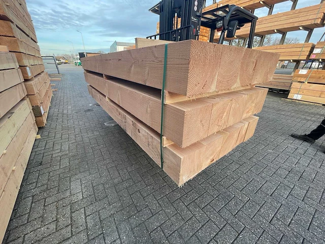 Douglas balken fijnbezaagd 3000x200x200mm (10x) - afbeelding 2 van  4