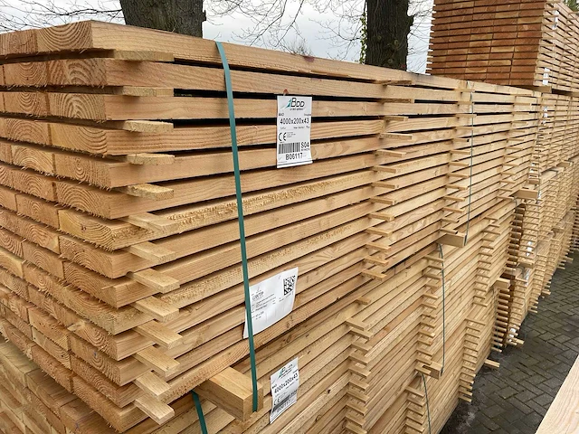 Douglas balken fijnbezaagd 3000x200x43mm (60x) - afbeelding 2 van  4