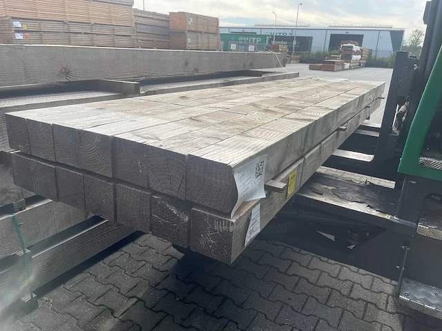 Douglas balken fijnbezaagd 4000x140x140mm (14x) - afbeelding 1 van  3