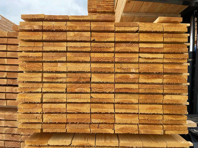 Douglas planken fijnbezaagd 3000x150x25mm (84x) - afbeelding 3 van  4