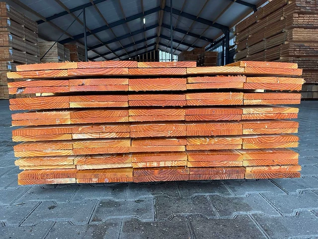 Douglas planken fijnbezaagd 4000x200x18mm (120x) - afbeelding 3 van  4