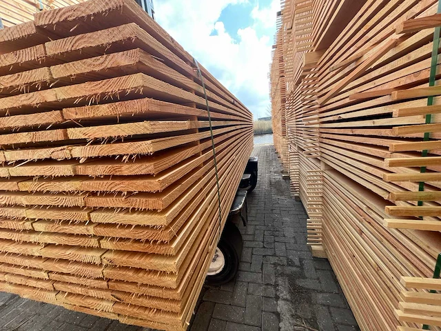 Douglas planken fijnbezaagd 5000x200x22mm (60x) - afbeelding 2 van  4