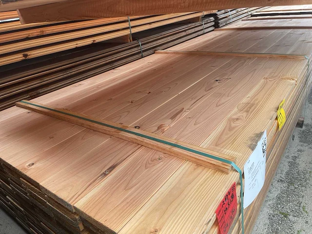 Douglas planken geschaafd 4000x138x24mm (104x) - afbeelding 1 van  3